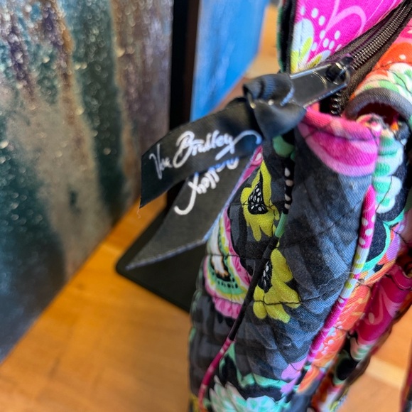 Vera Bradley Retired 2014 Vintage Ziggy Zinnia Floral Crossbody Bag (EUC) - Picture 12 of 15